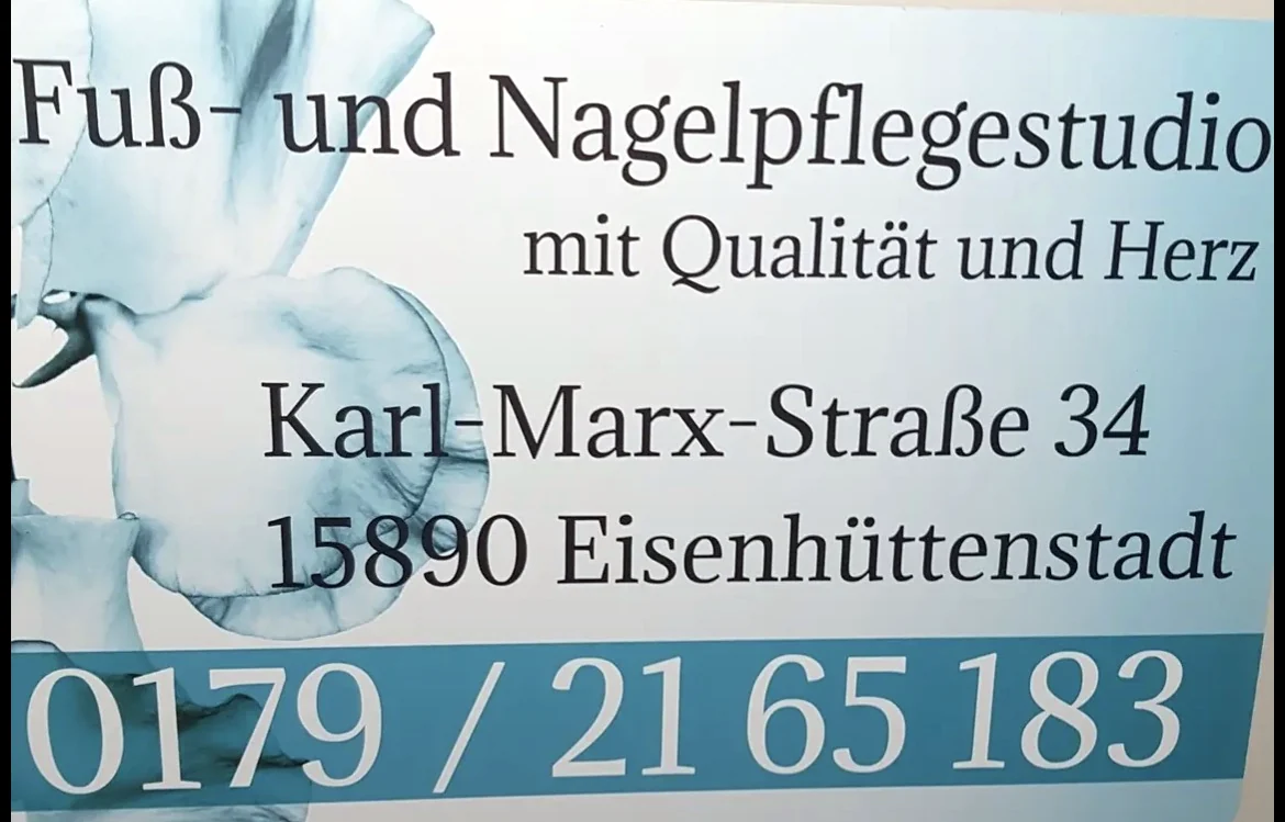 Studioschild mit Adresse und Telefonnummer
